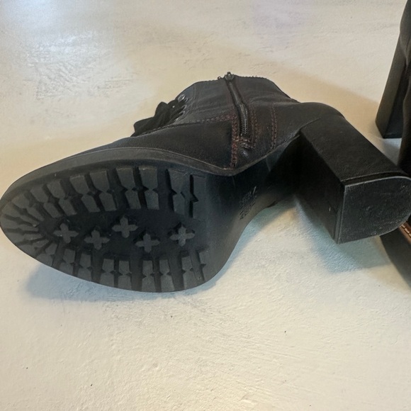 Naturalizer Callie Black Leather Lace-Up Boots - Picture 3 of 6